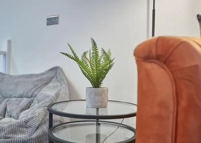 Curlew House Beautiful Modern Town House With Parking Abbey Views
