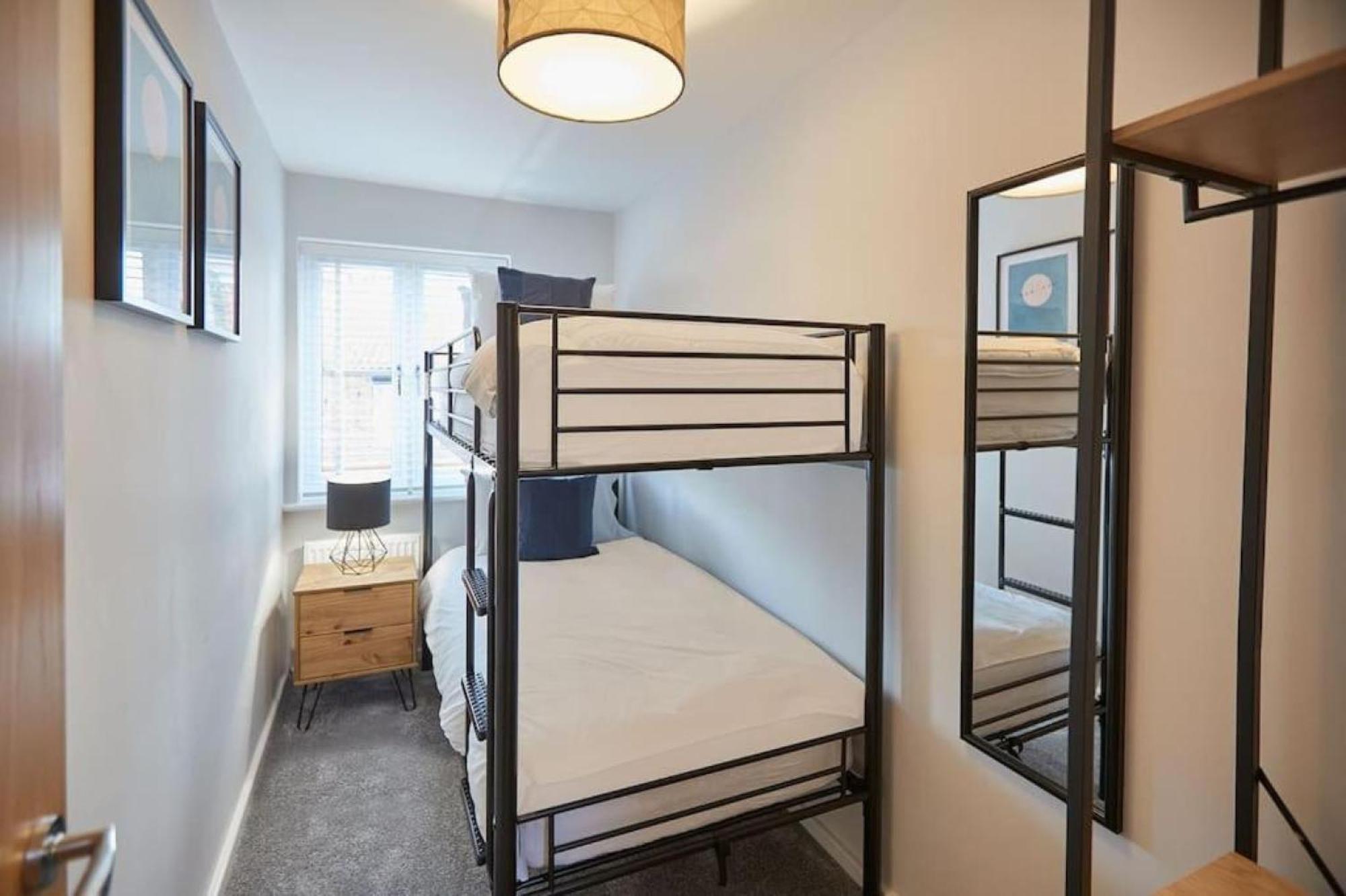 Curlew House Beautiful Modern Town House With Parking Abbey Views Whitby