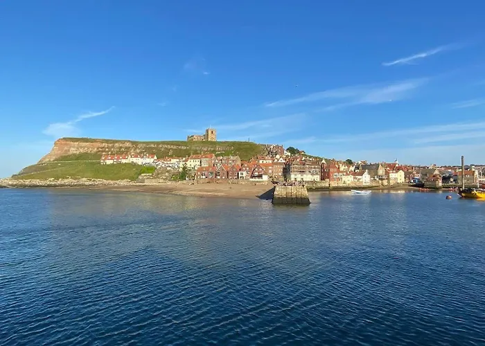 Curlew House, With Parking And Abbey Views!